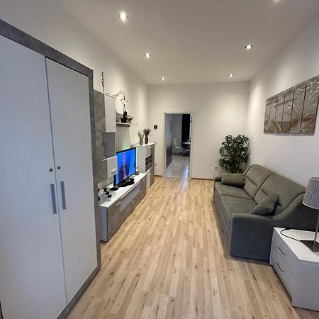 Schoene, Helle Wohnung In Stadtnaehe Відень Екстер'єр фото