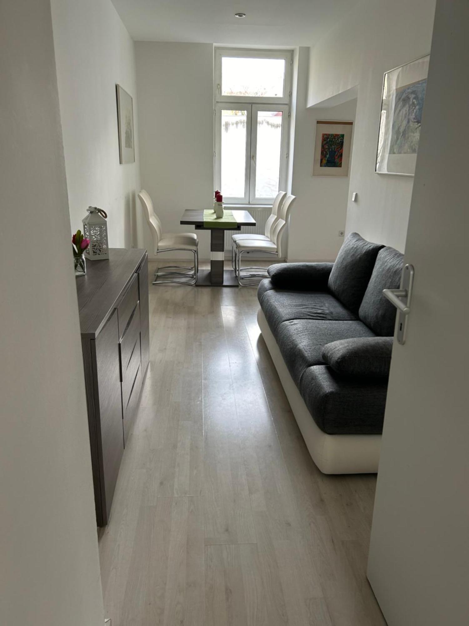 Schoene, Helle Wohnung In Stadtnaehe Відень Екстер'єр фото