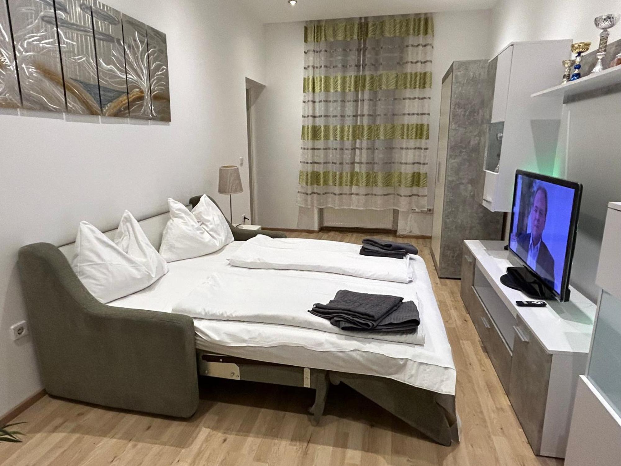 Schoene, Helle Wohnung In Stadtnaehe Відень Екстер'єр фото